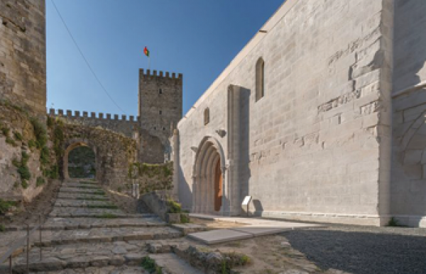  Castelo de Leiria